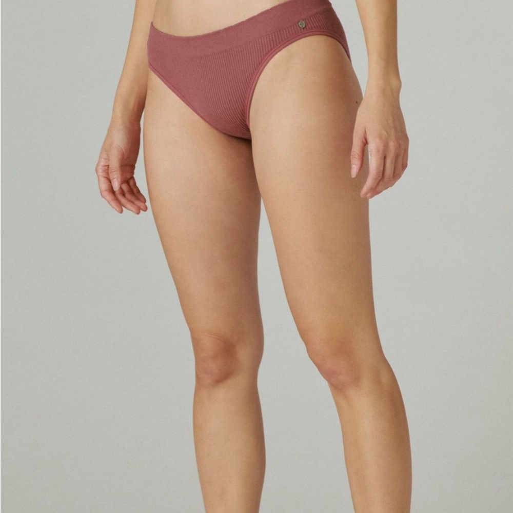 Panties - Picture 3 of 6